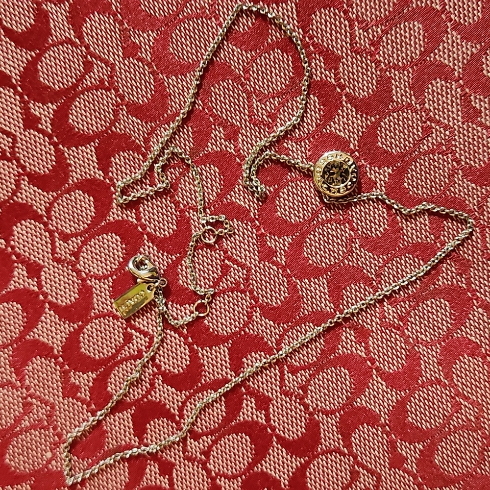Coach Beautiful simple Necklace - Picture 5 of 6